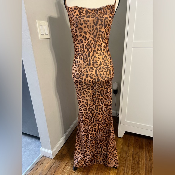 Elegant Animal Print Maxi Dress - Picture 9 of 9